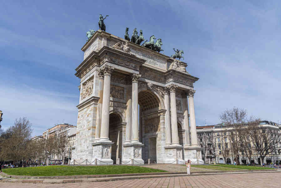 Italia - Milán 093 - Arco de la Paz.jpg